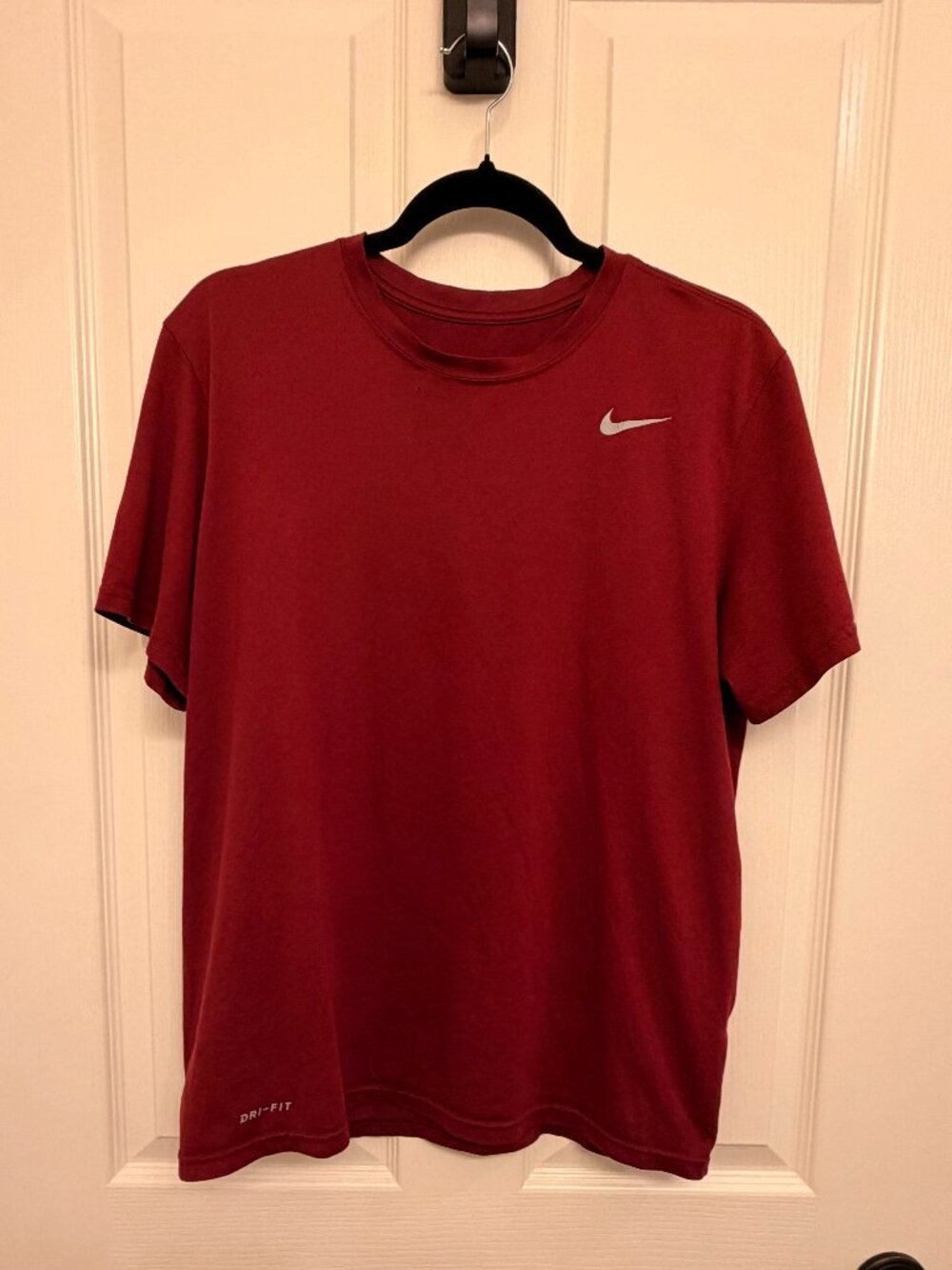 Nike Dri‑FIT Maroon Athletic Tee – Size M (Flaw Noted)